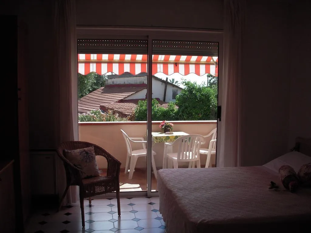 *** Lägenhetshotell Residence Hotel Edy Imperia Italien