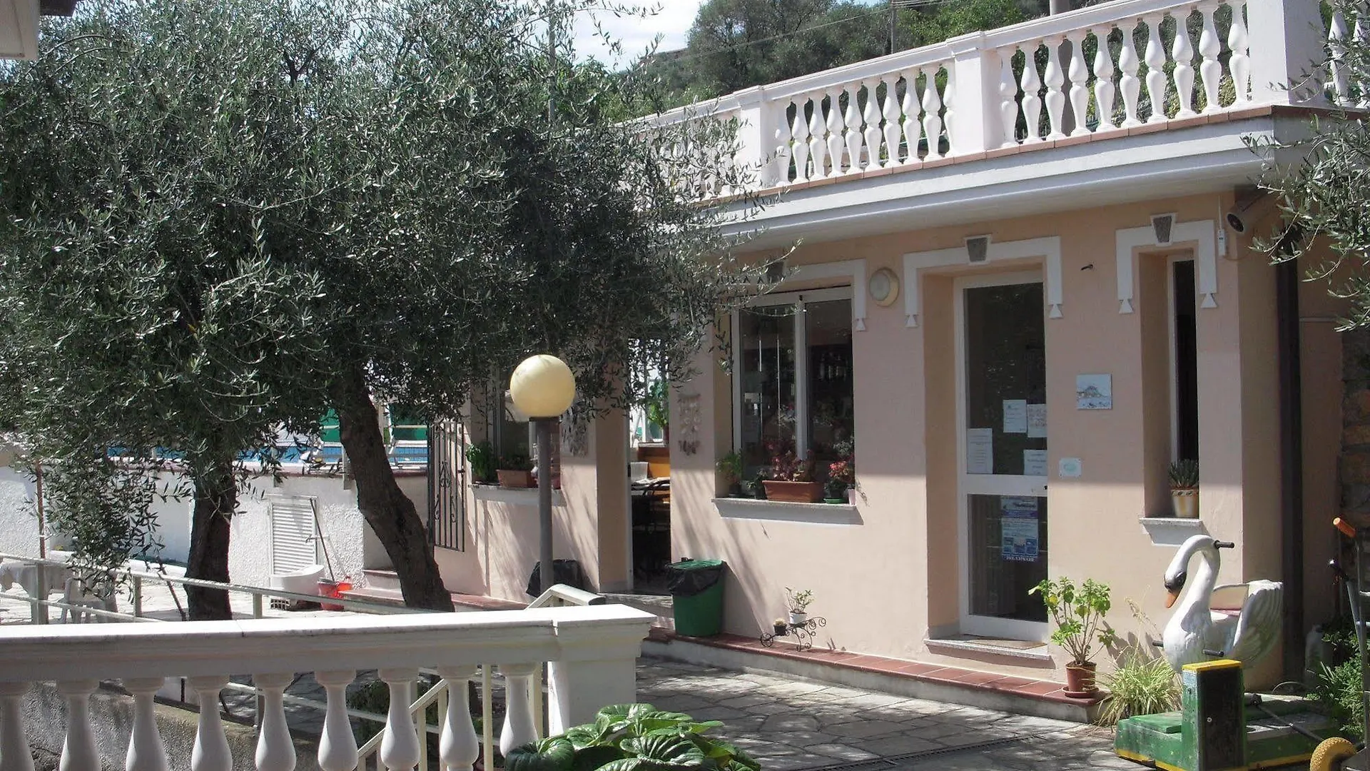 Residence Hotel Edy Imperia Lägenhetshotell
