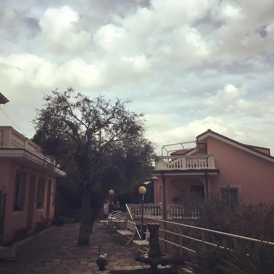 Lägenhetshotell Residence Hotel Edy Imperia